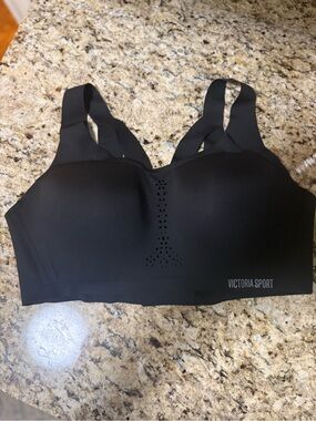 Victoria Sport Angel Max - Black Seamless Sports Bra